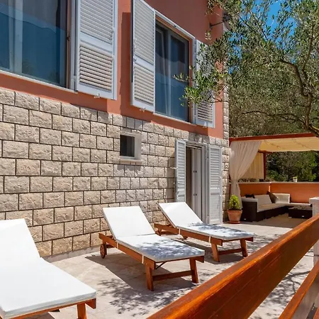 Nice Home In Sokolic With Wifi Vela Luka