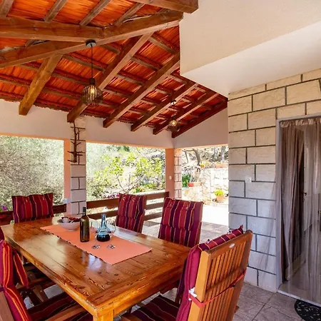 Nice Home In Sokolic With Wifi * Vela Luka