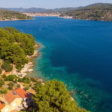 Nice Home In Sokolic With Wifi Vela Luka